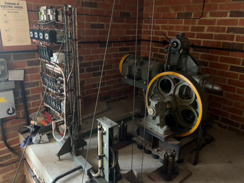 Cardinal Court Old controller and Machine