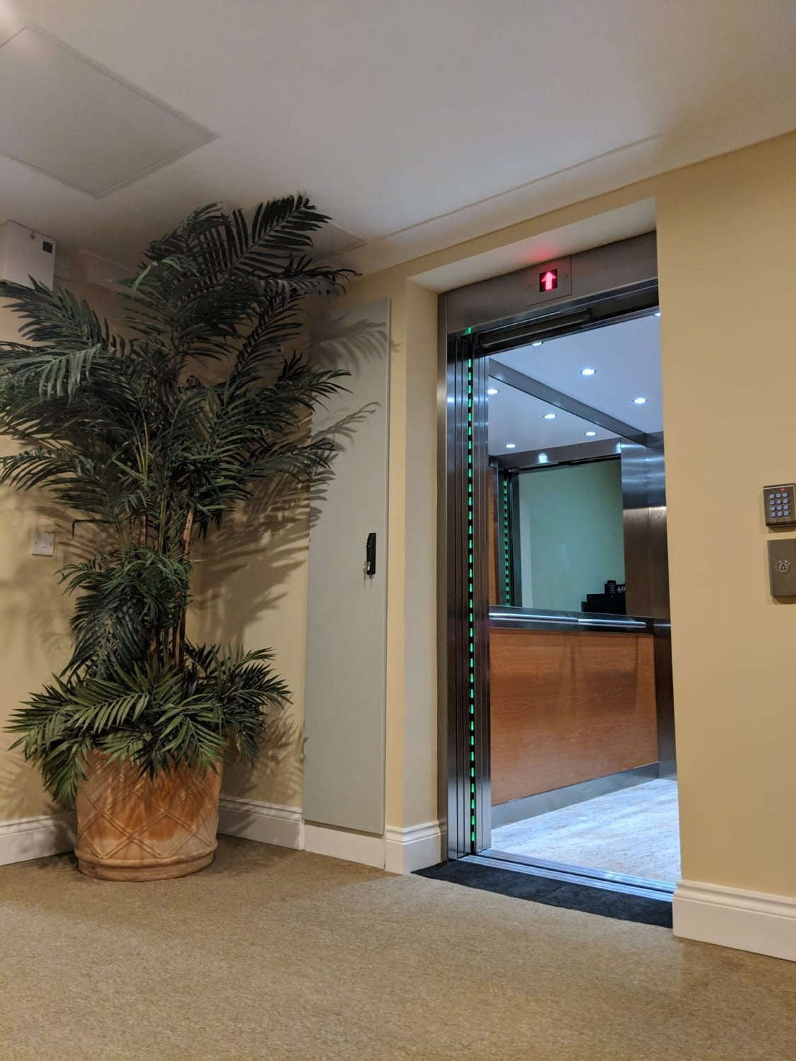 Foxholes care home left hand lift